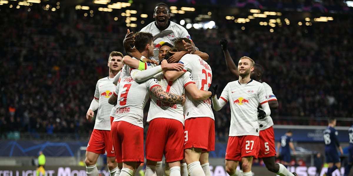 九游下载-上海申花训练开放日，关键时刻豪取连胜引欢呼，德国杯在即，阵容厚度经受考验(上海申花今天新闻)