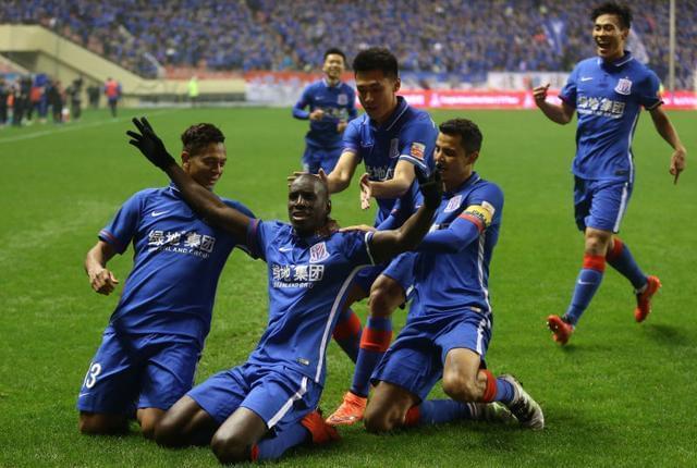 里程碑夜!上海申花战术微调;足总杯赛后刷纪录;悬念犹存;资深球员宣示担当的简单介绍 里程碑夜!上海申花战术微调;足总杯赛后刷纪录;悬念犹存;资深球员宣示担当的简单介绍